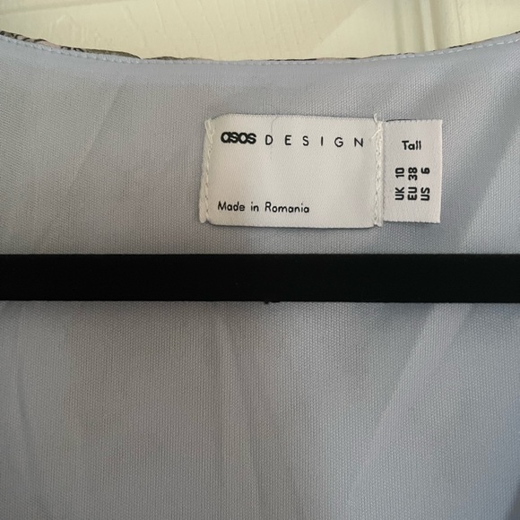 Asos flowy wrap dress 🌸 - Picture 4 of 5